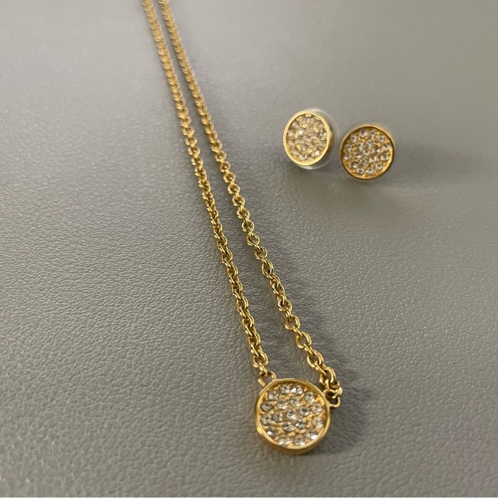Kate Spade 
Hammered Pendant Necklace and matching earrings